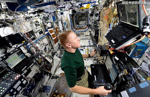 天河號核心倉科技感十足,操作界面也是中文的,國人們由衷的點(diǎn)贊